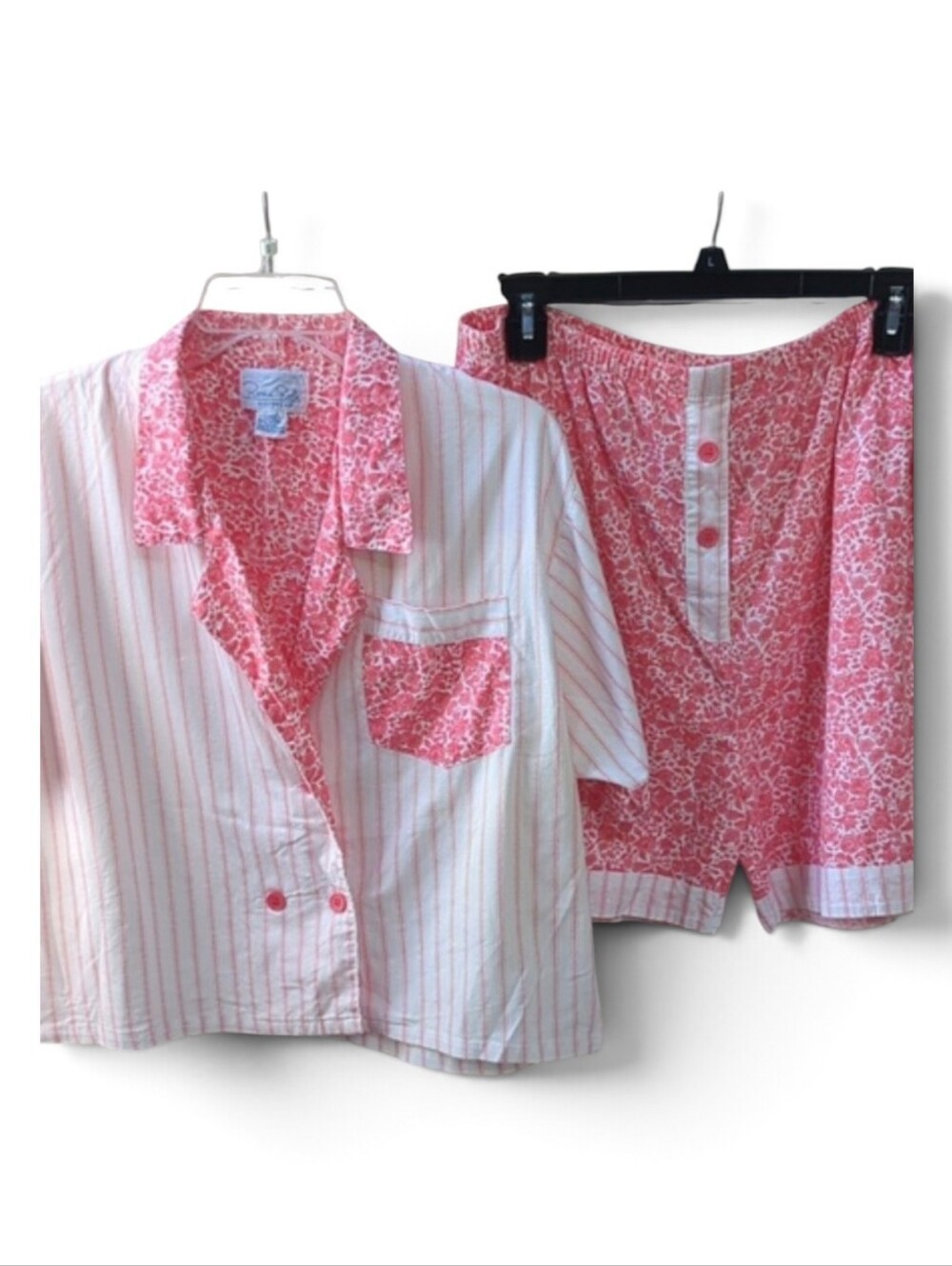 Rene Rofe sleepwear coral/ salmon and white short set. Lg